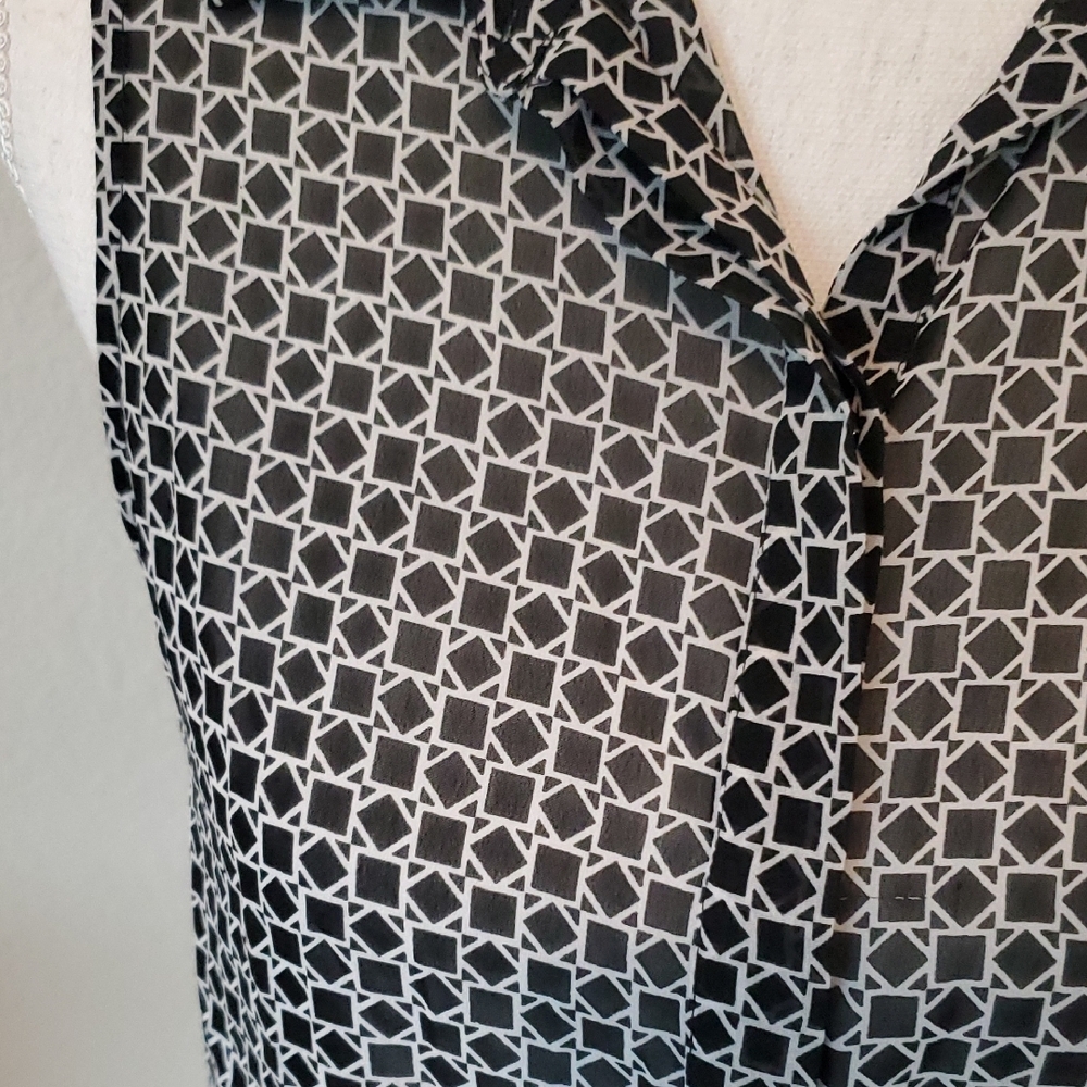 Banana Republic Black and White Sheer Patterned Blouse - Picture 2 of 4